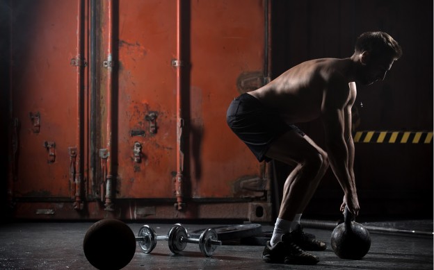 good athletic form during deadlifts at Shape Up Fitness & Wellness Consulting